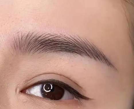 线条眉.jpg