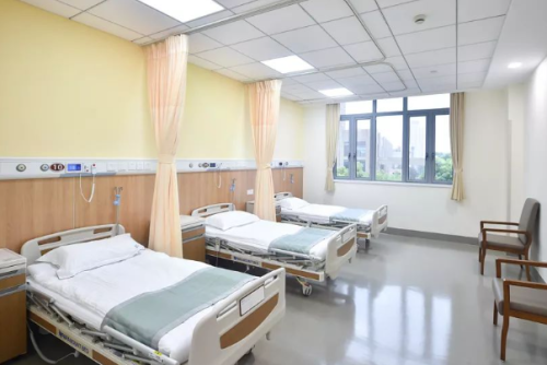 九江开发区圣嘉丽医疗美容门诊部眼周抗衰提升需要多少钱?詹领|龙瑞文医生技术风格