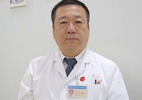 郑州双眼皮修复专家排名整理！姜南医生从事眼科工作有了将近40年的时间